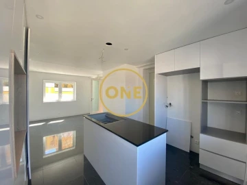Moradia T4 para Venda em Mafamude e Vilar do Paraíso