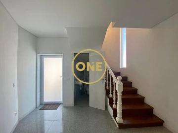 Moradia T4 para Venda em Mafamude e Vilar do Paraíso