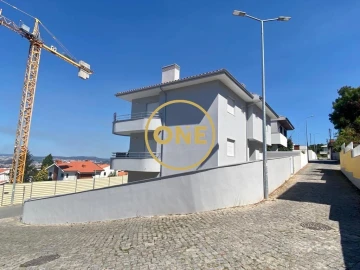 Moradia T4 para Venda em Mafamude e Vilar do Paraíso