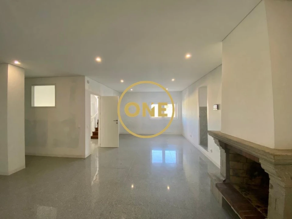 Moradia T4 para Venda em Mafamude e Vilar do Paraíso Foto 32