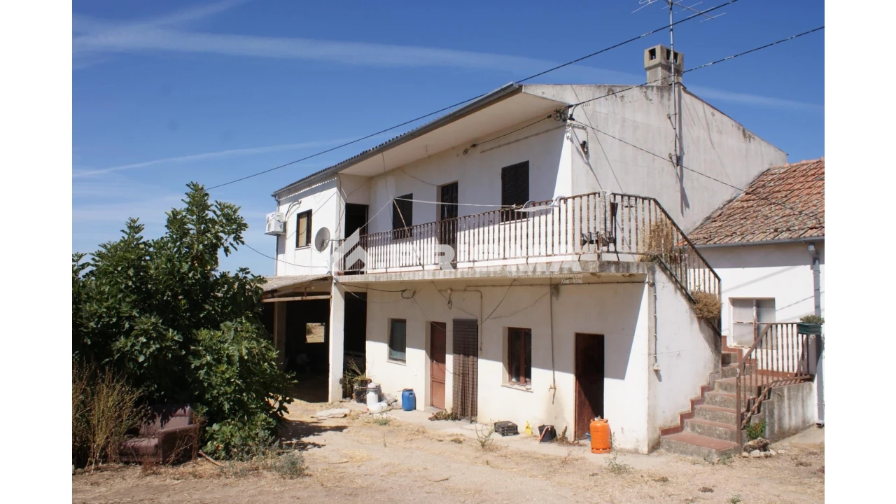 Quinta T6 para Venda em Escalos de Baixo e Mata Foto 1