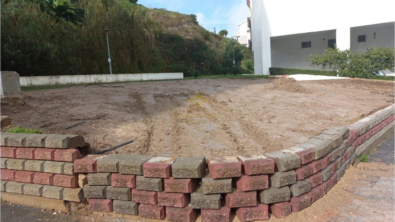 Terreno para Venda em Cacém e São Marcos Foto 1