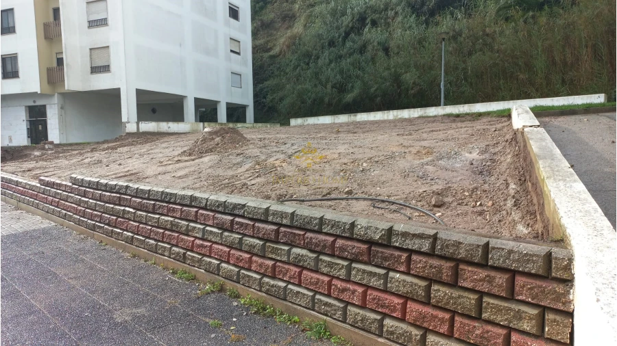 Terreno para Venda em Cacém e São Marcos Foto 2