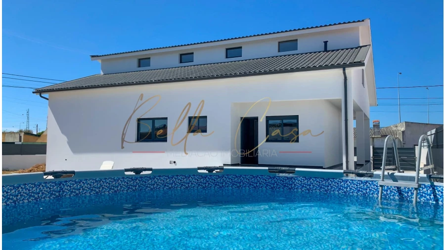 Moradia T5 para Venda em Gafanha da Nazaré Foto 1