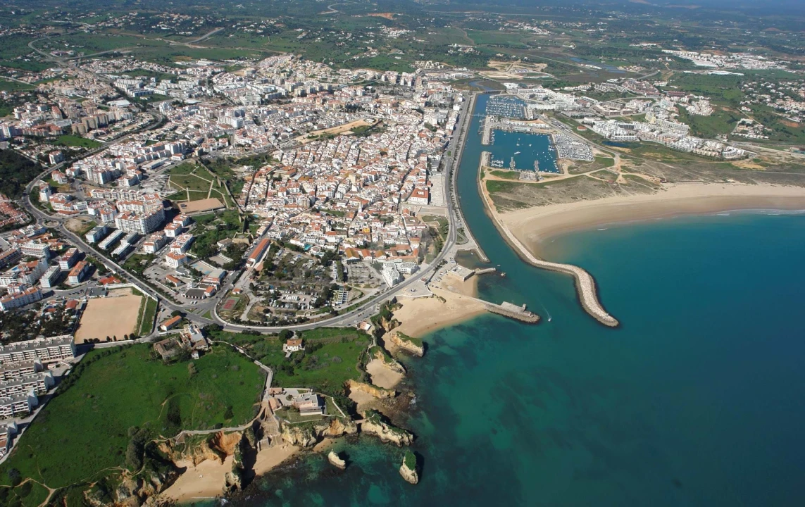 Negócio para Venda em Lagos (São Sebastião e Santa Maria) Foto 5