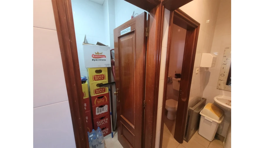 Negócio para Venda em Serzedo e Perosinho Foto 7