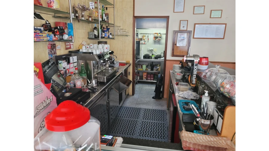 Negócio para Venda em Serzedo e Perosinho Foto 3