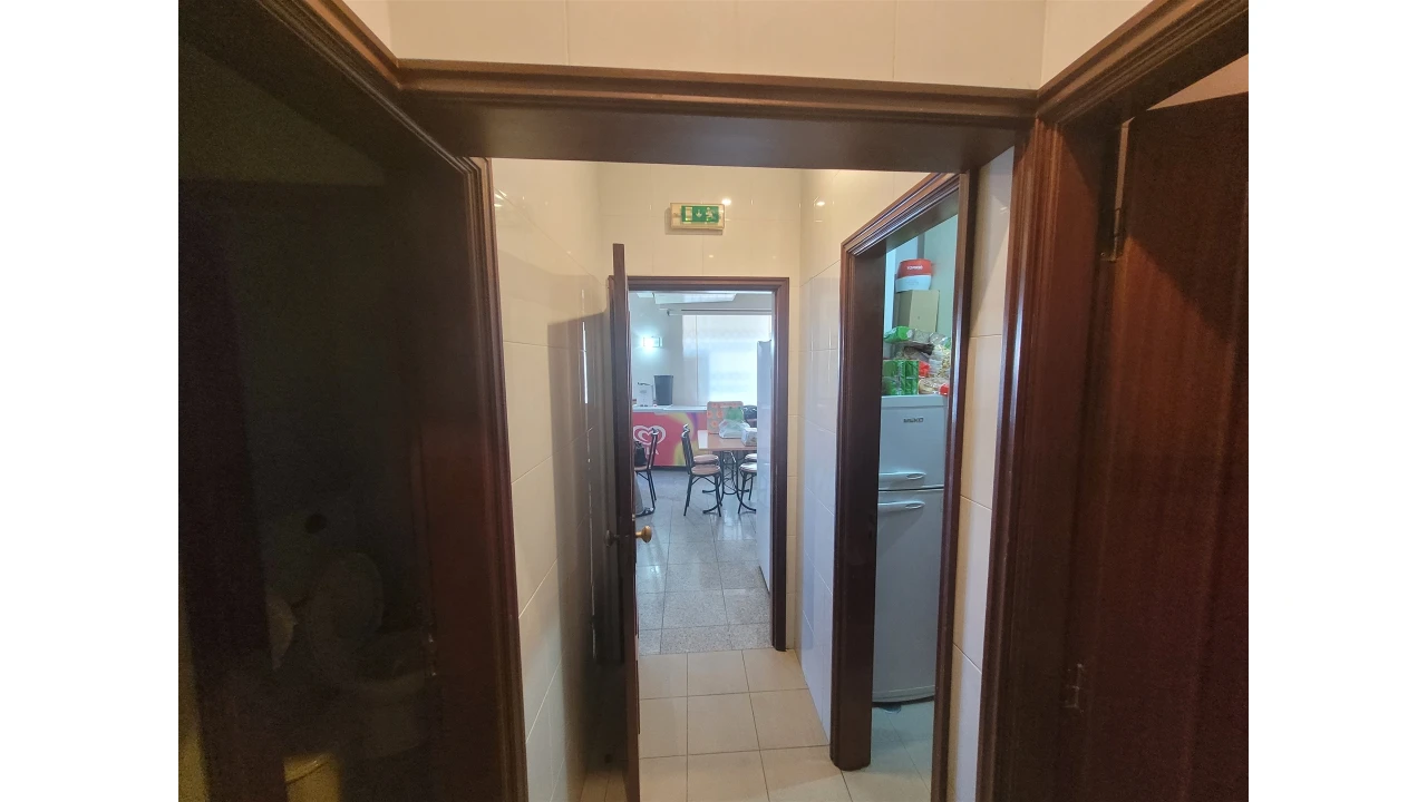 Negócio para Venda em Serzedo e Perosinho Foto 13