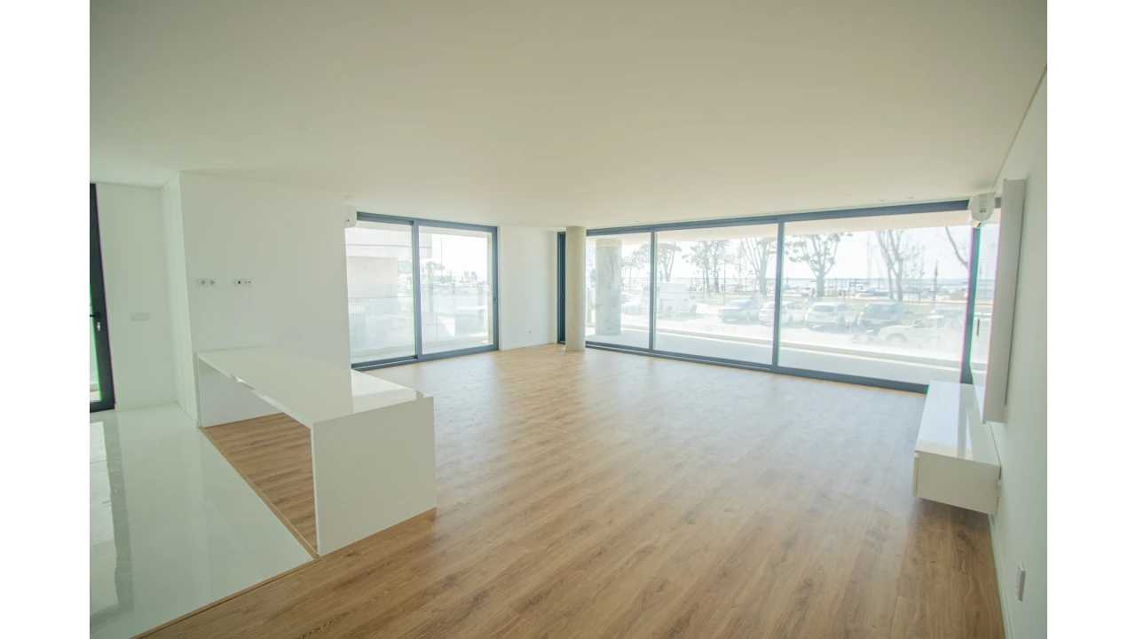Apartamento T2 para Venda em Olhão Foto 9