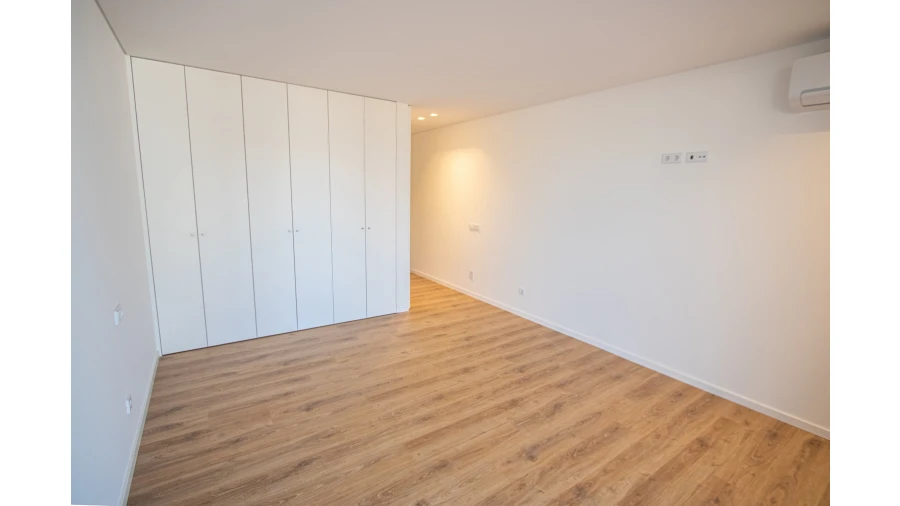 Apartamento T2 para Venda em Olhão Foto 16