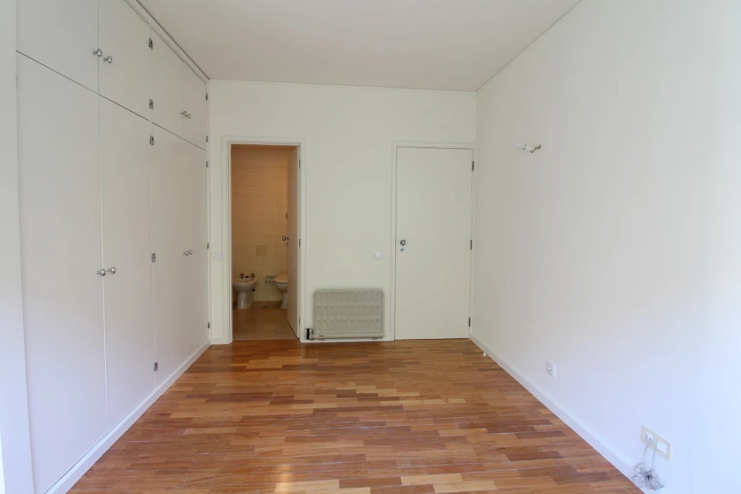 Apartamento T3 para Arrendamento em Creixomil Foto 14