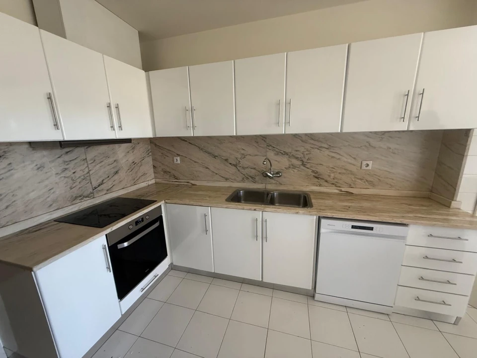 Apartamento T3 para Arrendamento em Creixomil Foto 1