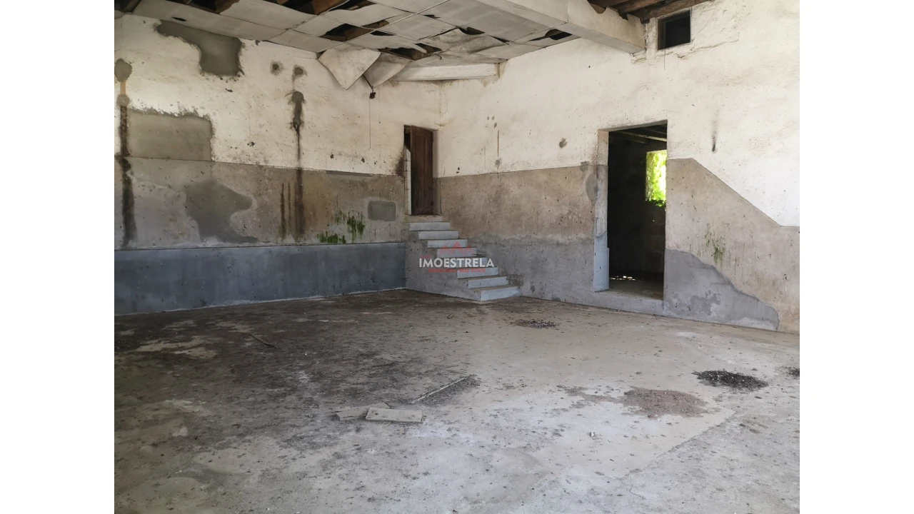 Armazém para Arrendamento em Tourais e Lajes Foto 6