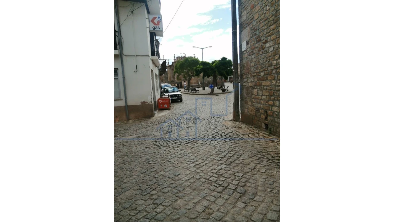 Moradia T3 para Venda em Carviçais Foto 3