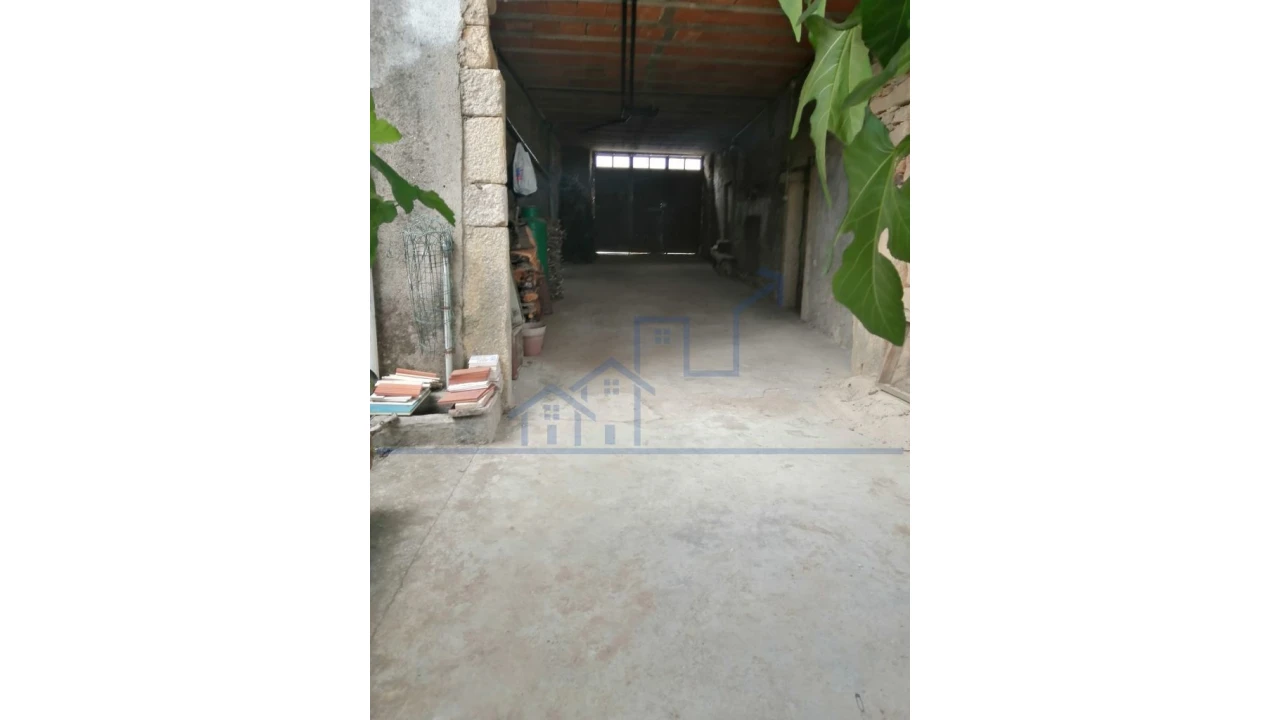 Moradia T3 para Venda em Carviçais Foto 7