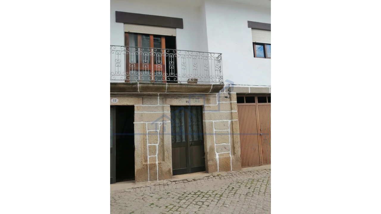 Moradia T3 para Venda em Carviçais Foto 1