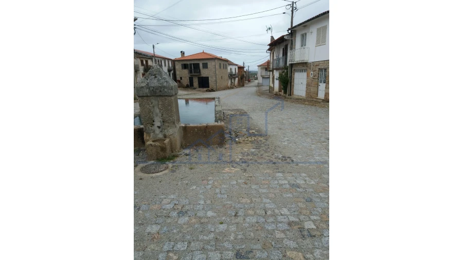 Moradia T0 para Venda em Carviçais Foto 5