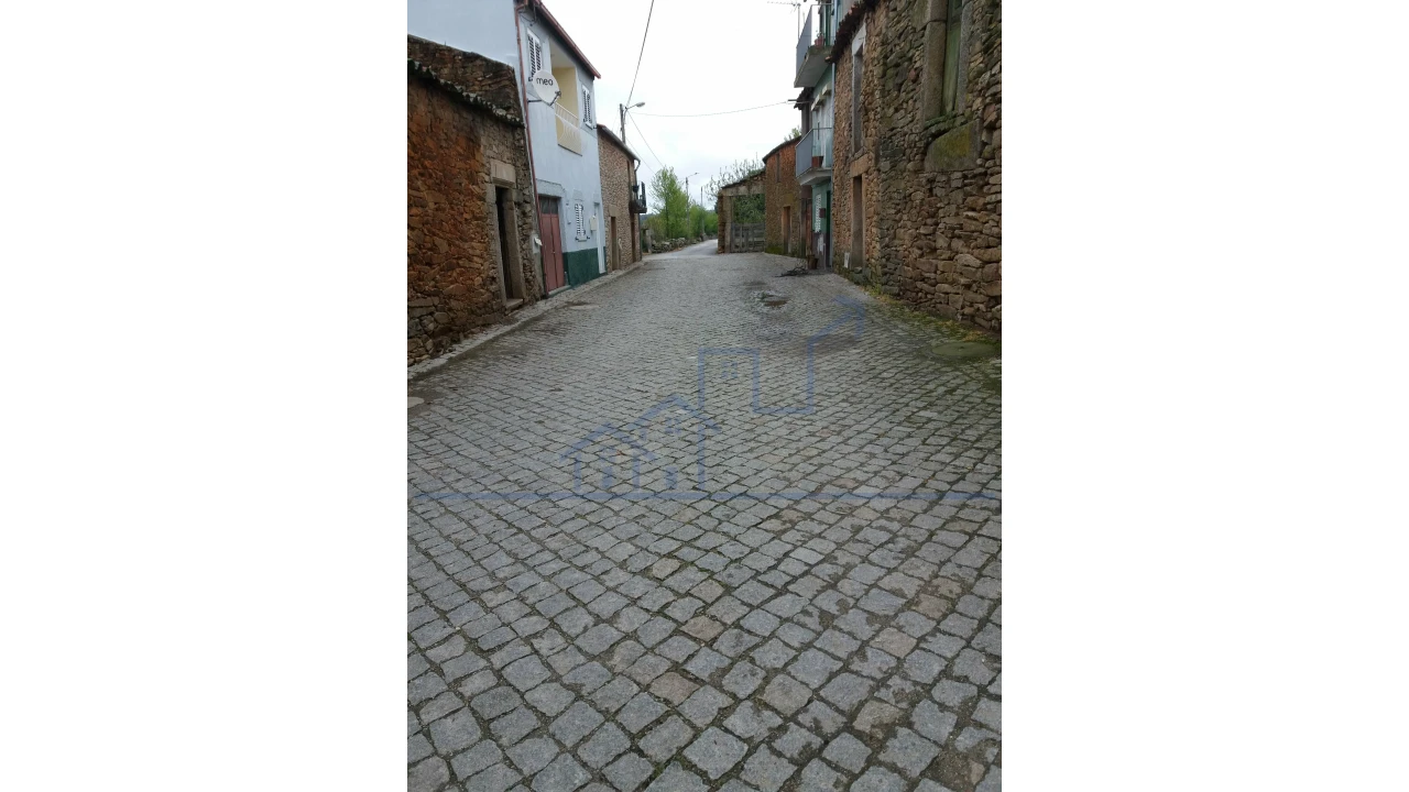 Moradia T0 para Venda em Carviçais Foto 7