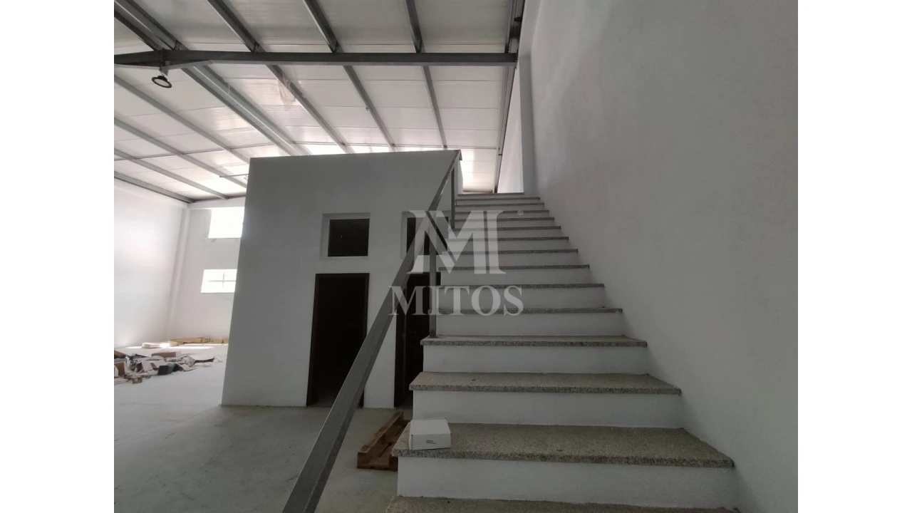 Armazém para Venda em Fragoso Foto 7