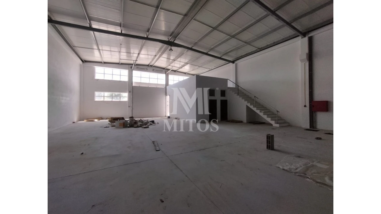 Armazém para Venda em Fragoso Foto 5