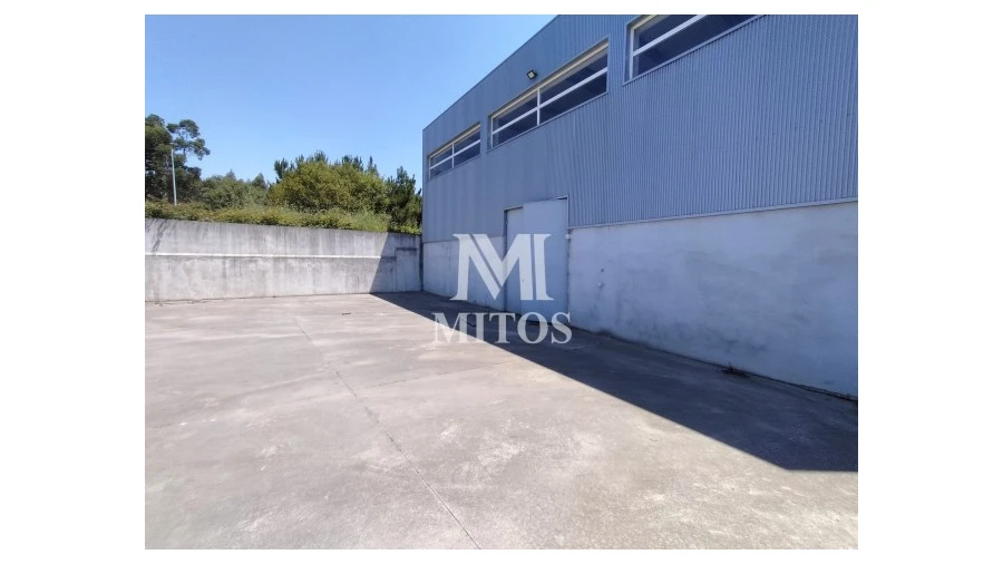 Armazém para Arrendamento em Fragoso