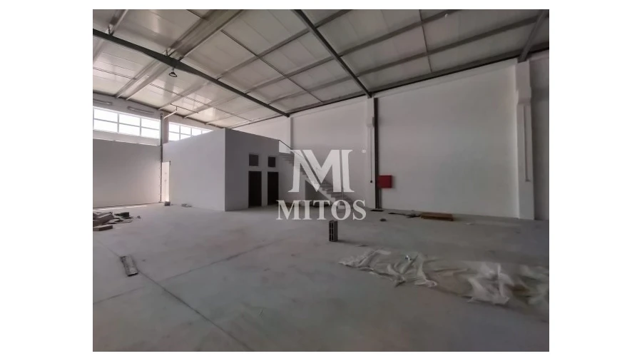 Armazém para Arrendamento em Fragoso