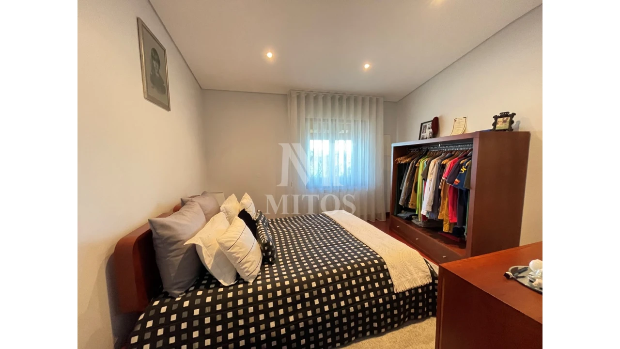 Moradia T4 para Venda em Fontão Foto 20