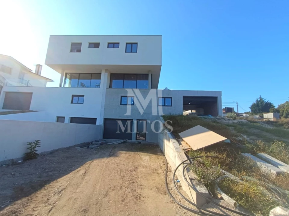 Moradia T3 para Venda em Cossourado Foto 10