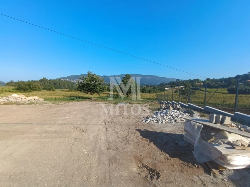 Moradia T3 para Venda em Cossourado Foto 11