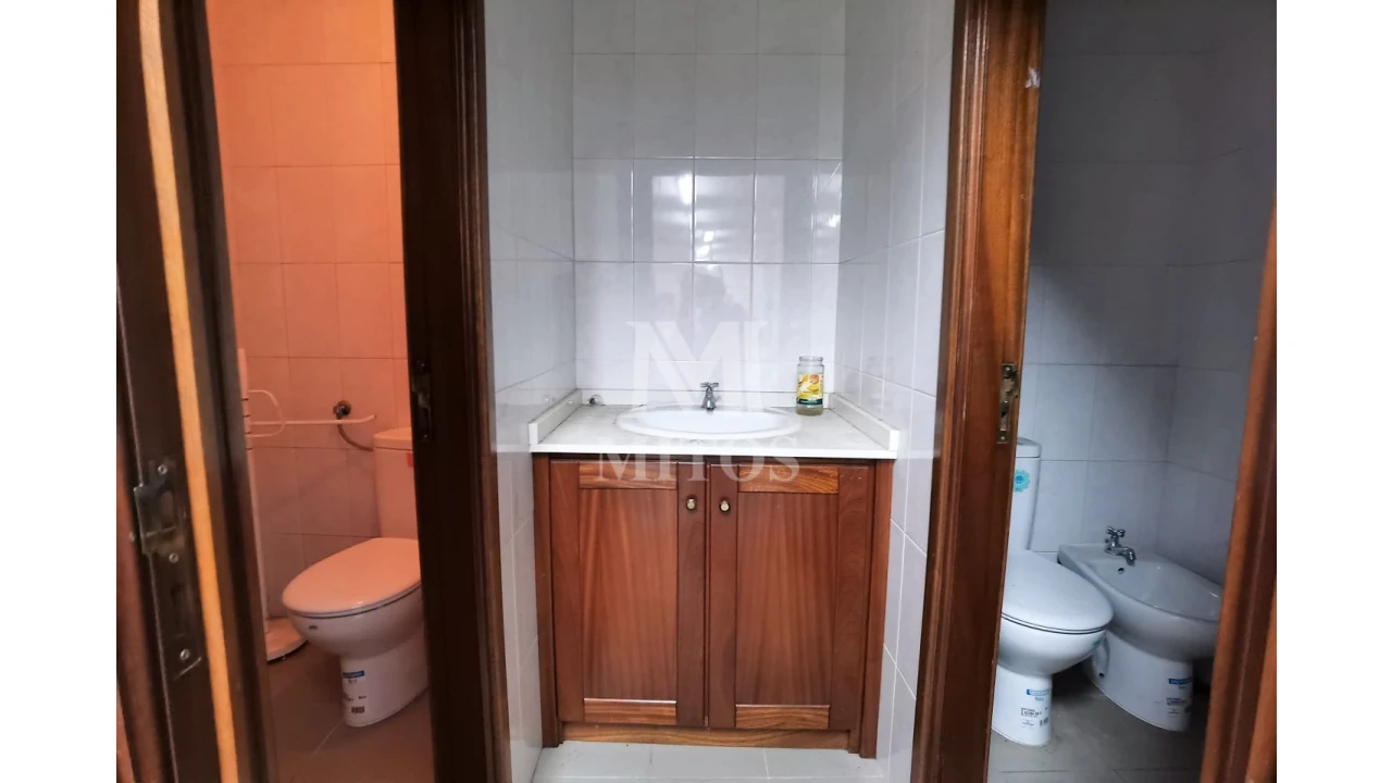 Loja para Arrendamento em Santa Maria Maior e Monserrate e Meadela Foto 4