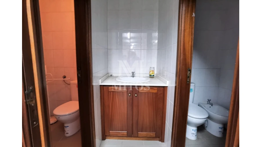 Loja para Arrendamento em Santa Maria Maior e Monserrate e Meadela Foto 4