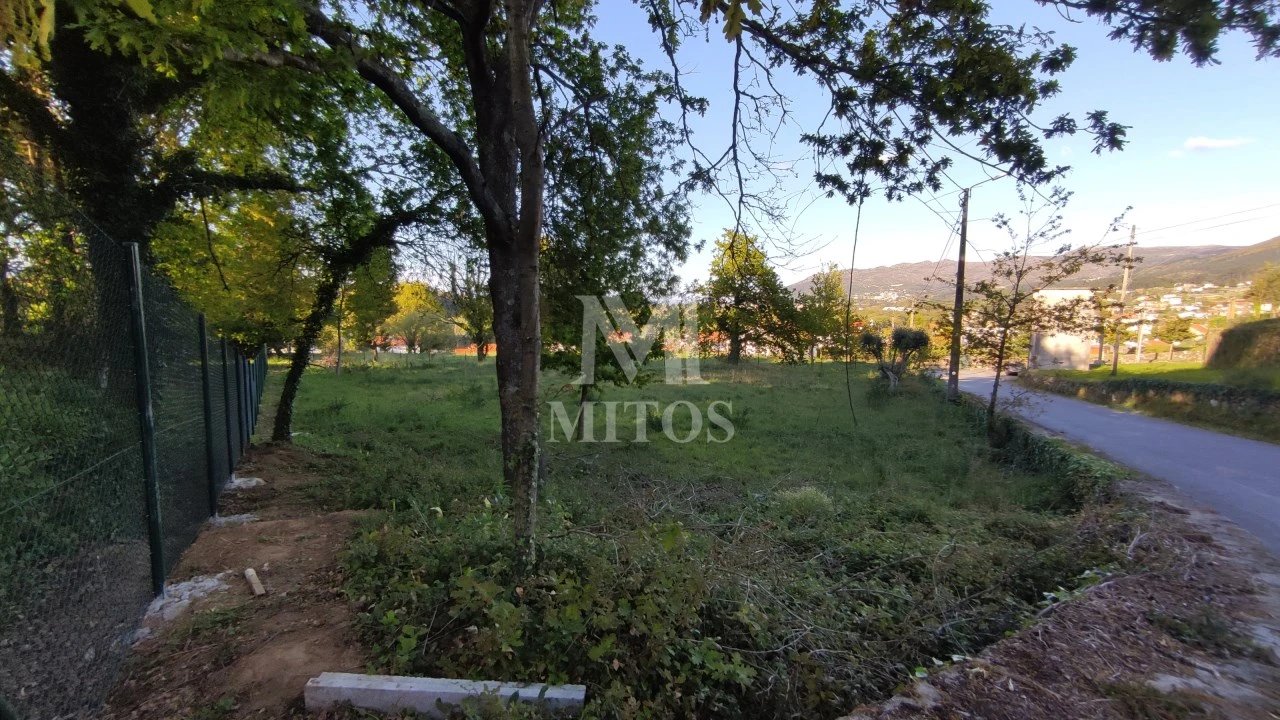 Terreno para Venda em Gondarem Foto 4