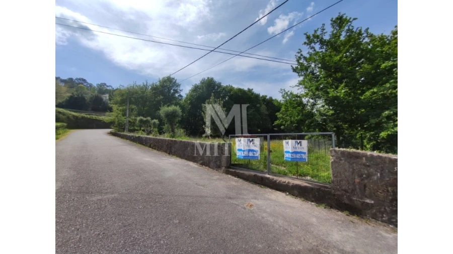 Terreno para Venda em Gondarem Foto 1