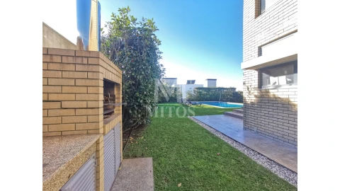 Moradia T4 para Venda em Carreço