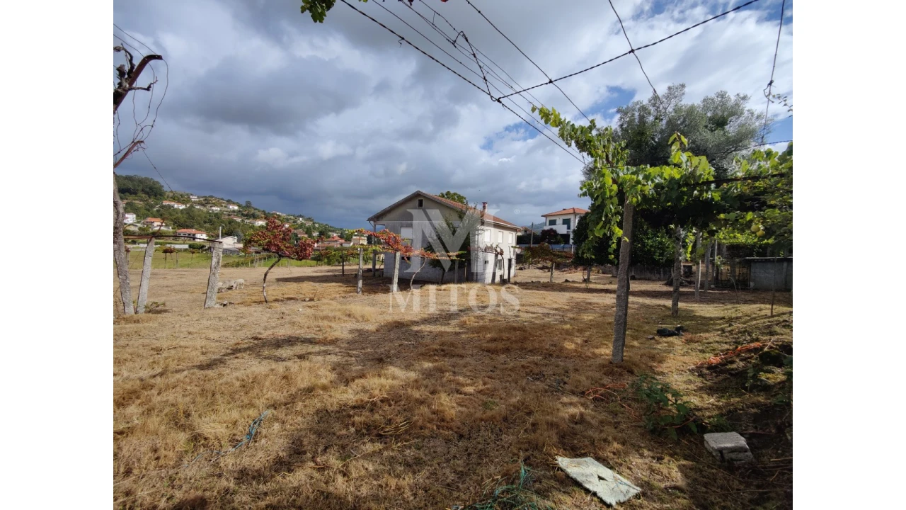 Moradia T3 para Venda em Guilhadeses e Santar Foto 9