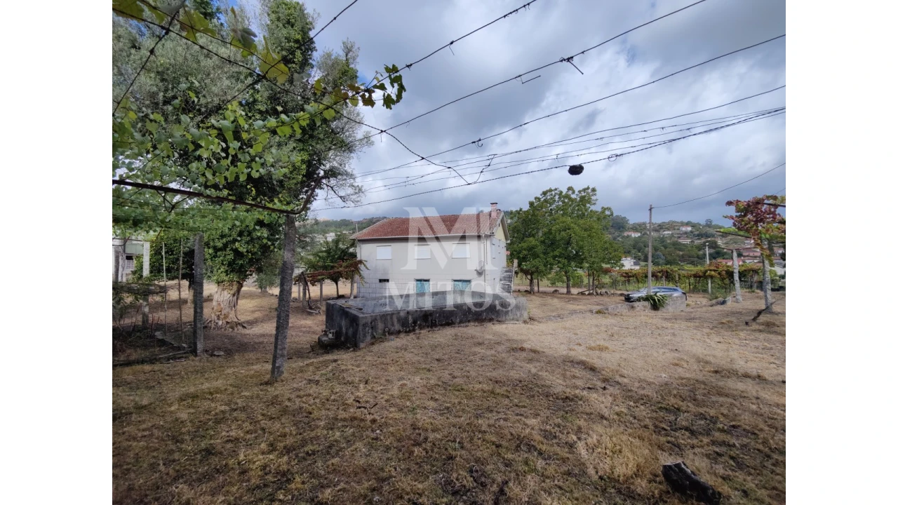 Moradia T3 para Venda em Guilhadeses e Santar Foto 10