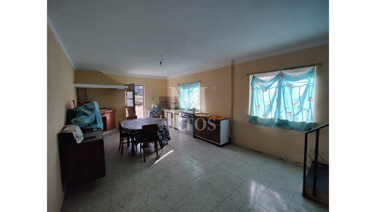 Moradia T3 para Venda em Guilhadeses e Santar Foto 13