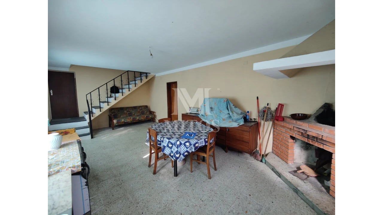 Moradia T3 para Venda em Guilhadeses e Santar Foto 11