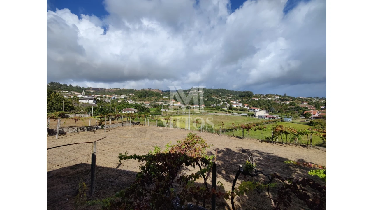 Moradia T3 para Venda em Guilhadeses e Santar Foto 37