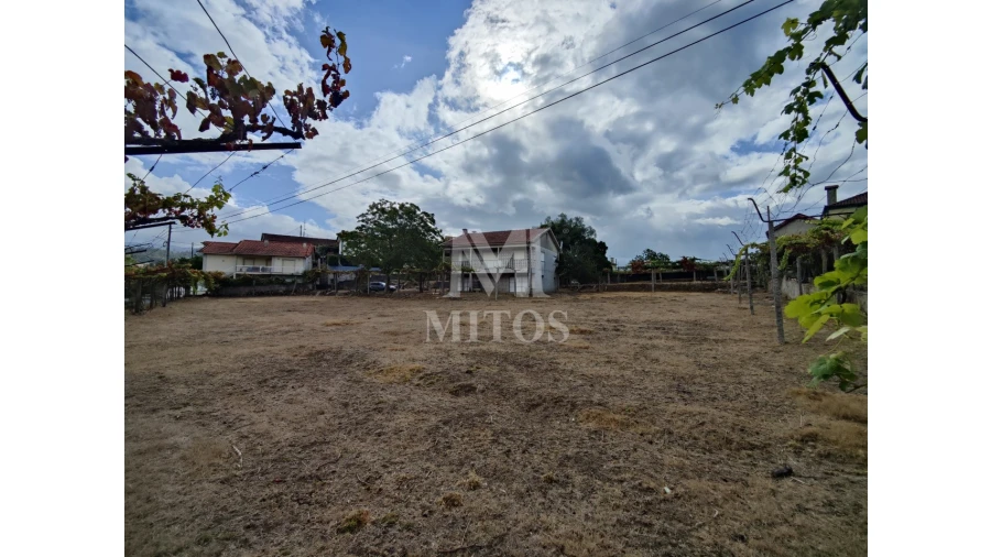 Moradia T3 para Venda em Guilhadeses e Santar Foto 7