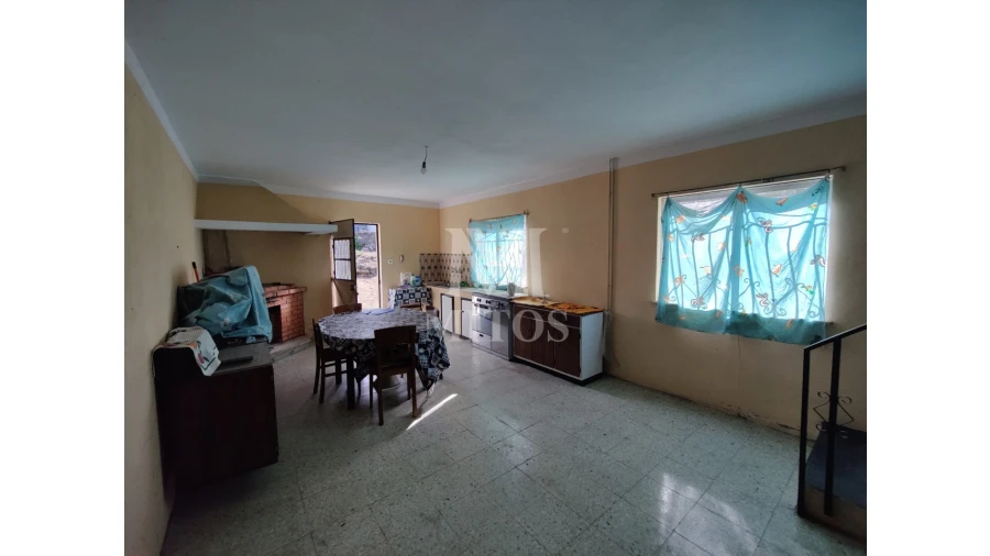 Moradia T3 para Venda em Guilhadeses e Santar Foto 13