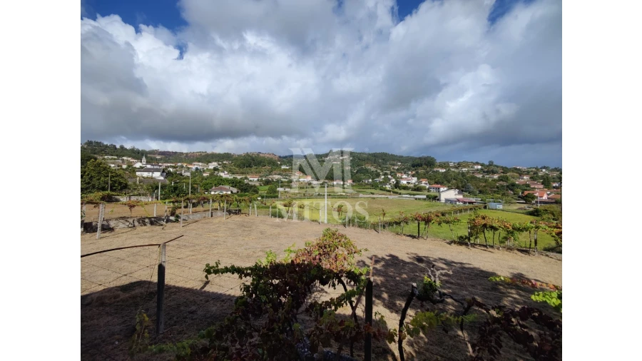 Moradia T3 para Venda em Guilhadeses e Santar Foto 37