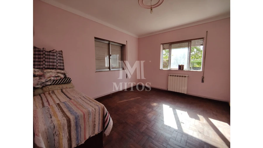 Moradia T3 para Venda em Guilhadeses e Santar Foto 21