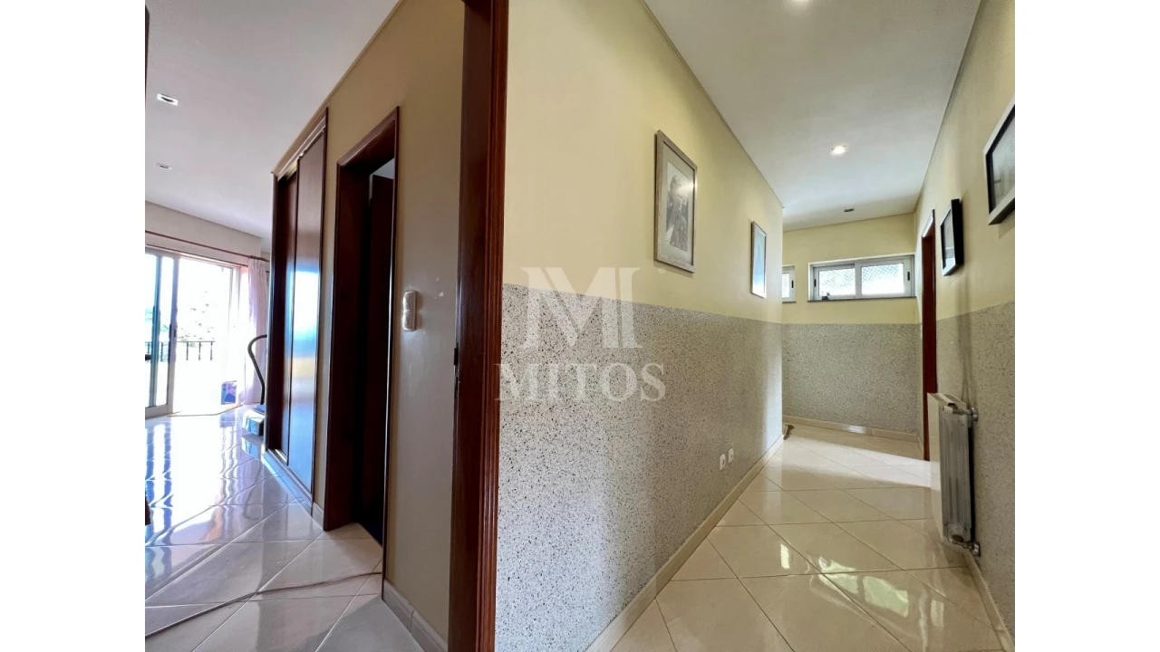 Moradia T5 para Venda em Areosa Foto 13
