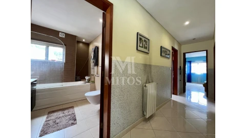 Moradia T5 para Venda em Areosa
