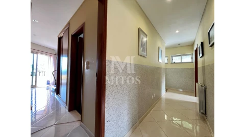 Moradia T5 para Venda em Areosa