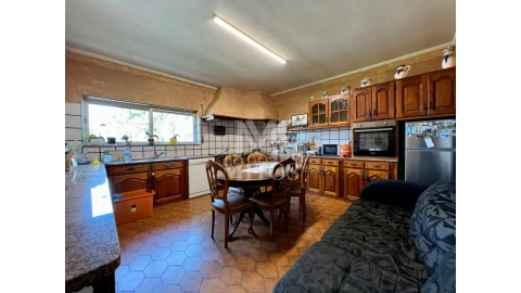 Moradia T5 para Venda em Areosa