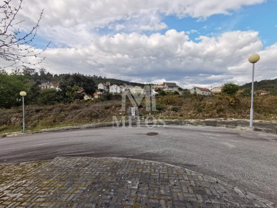 Terreno para Venda em Mujães Foto 4