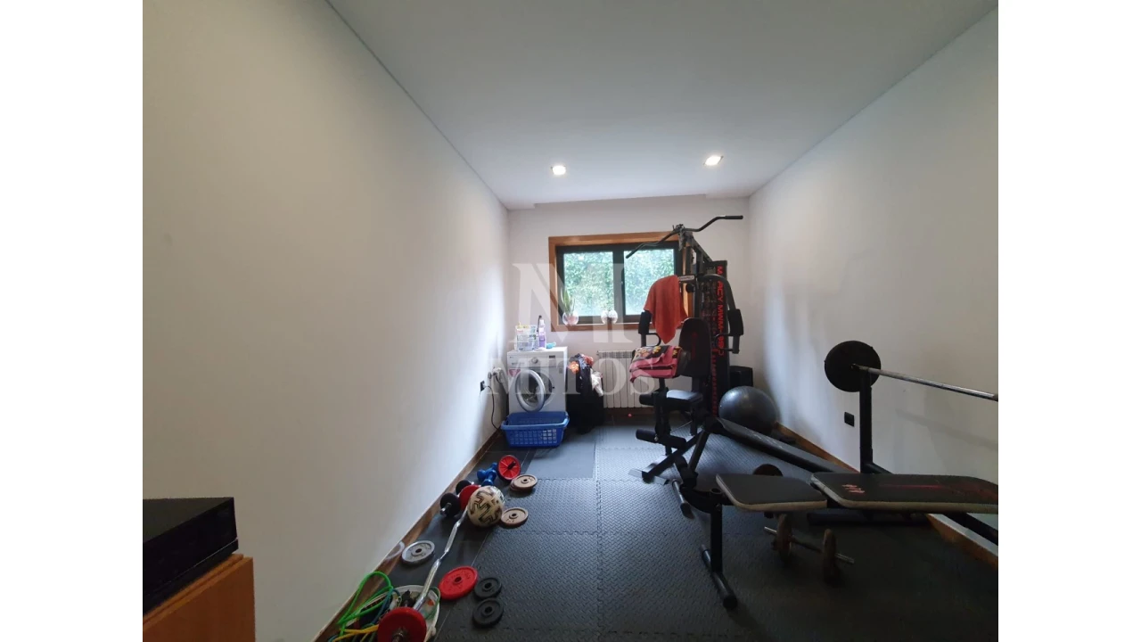 Moradia T5 para Venda em Loivo Foto 18