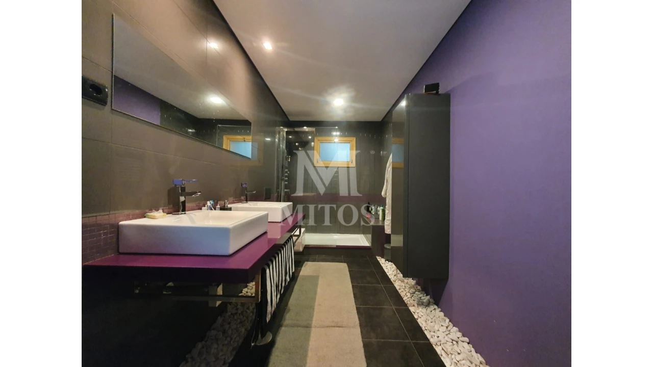 Moradia T5 para Venda em Loivo Foto 19